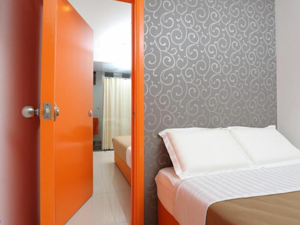 1 Hotel Taman Connaught Kuala Lumpur Exterior photo