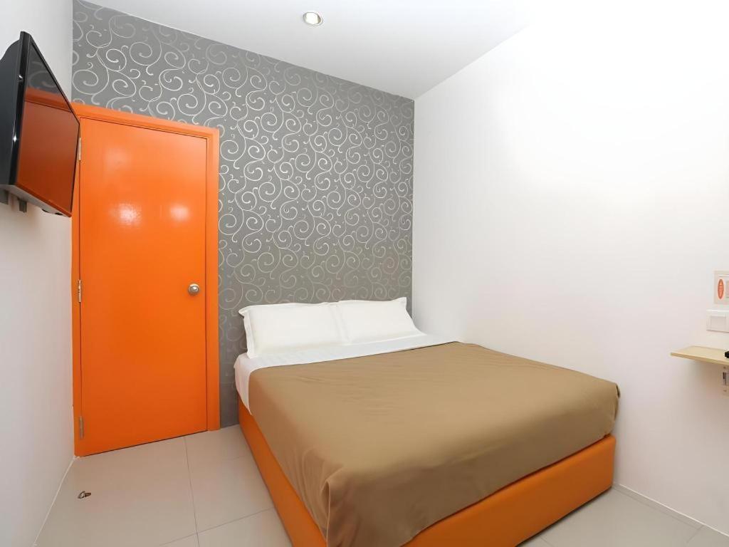 1 Hotel Taman Connaught Kuala Lumpur Exterior photo
