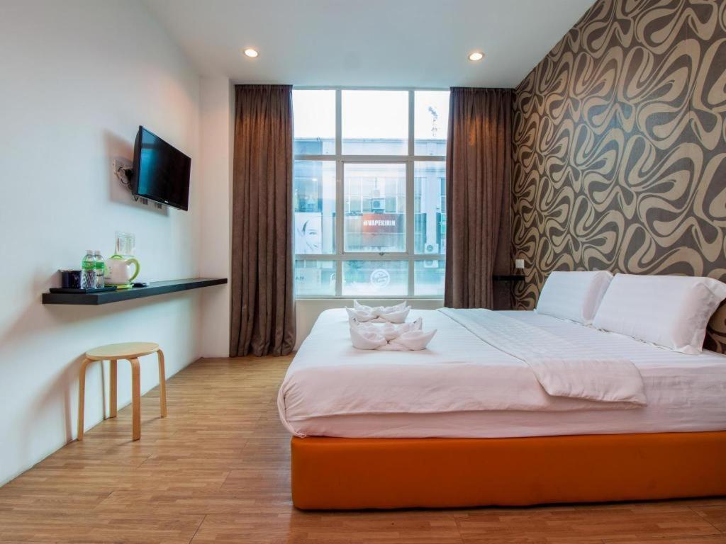 1 Hotel Taman Connaught Kuala Lumpur Exterior photo