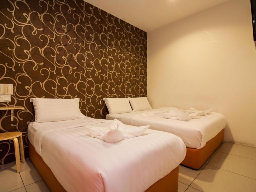 1 Hotel Taman Connaught Kuala Lumpur Exterior photo