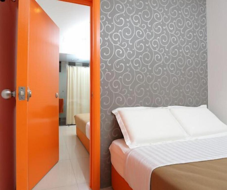 1 Hotel Taman Connaught Kuala Lumpur Exterior photo