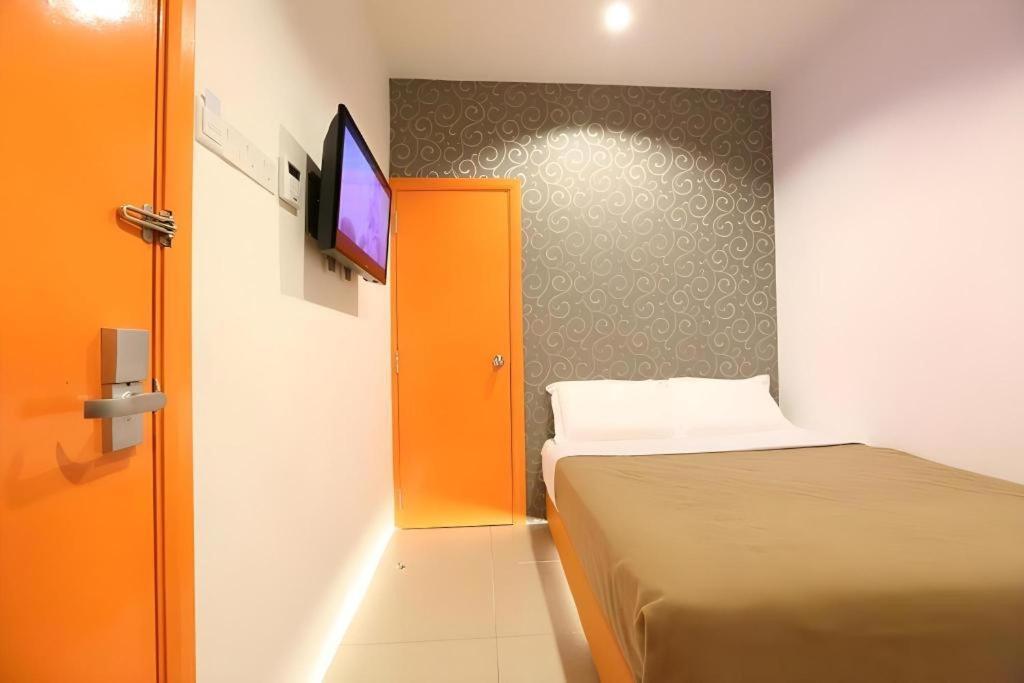 1 Hotel Taman Connaught Kuala Lumpur Exterior photo