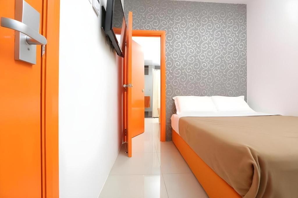 1 Hotel Taman Connaught Kuala Lumpur Exterior photo